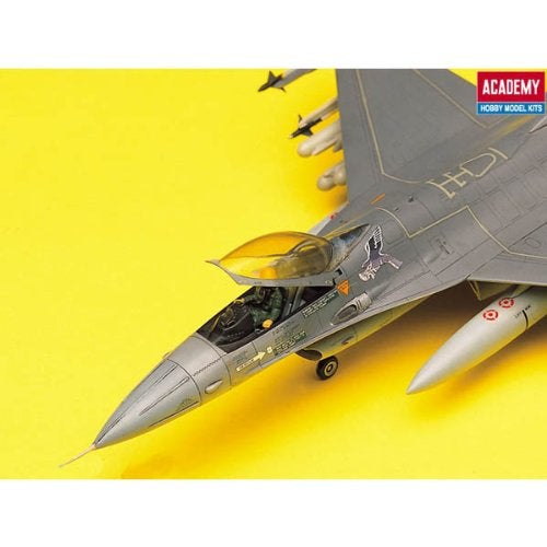 Academy F-16A/C Fighting Falcon - Image 4